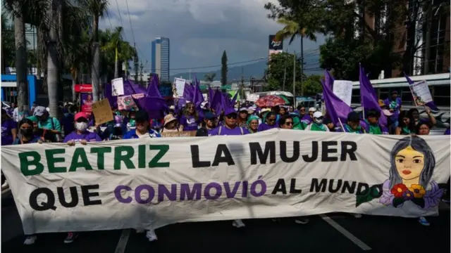 Manifestations pour la Journée de la femme au Salvador.