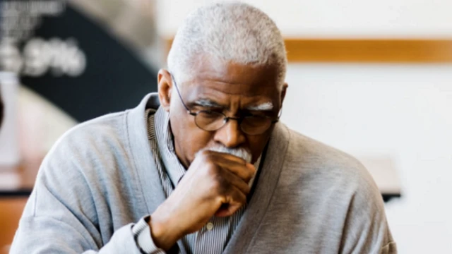 Onye na-akwa ụkwara