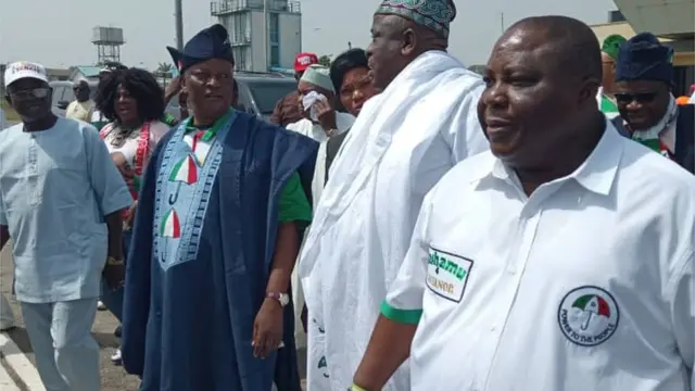 Buruji Kashamu laarin awọn ero