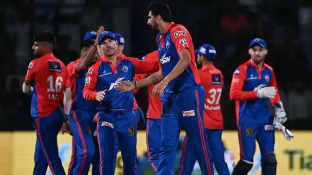 दिल्ली की टीम