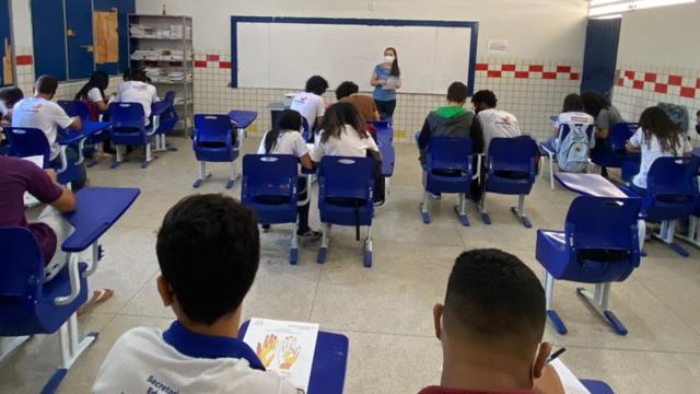 Claricy Alves Silva em sala de aula