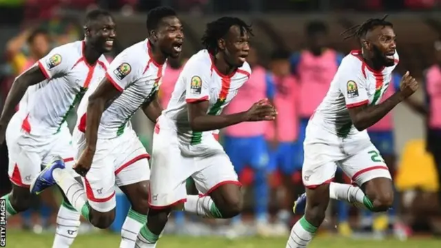 Taphattoonni Burkinaafaasoo gammachuu isaanii yoo ibsatan