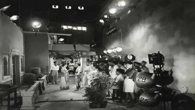 વર્ષ 1938માં વચન ફિલ્મનો સેટ