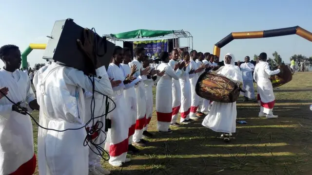 ኣብ ከተማ መቐለ ጎቦ ጮምዓ ኣብ ድሮ በዓል መስቀል መዘምራን ዝማሬ ቤተ-ክርስትያን ኦርቶዶክስ ተዋህዶ እንትዝምሩ 26/9/2018