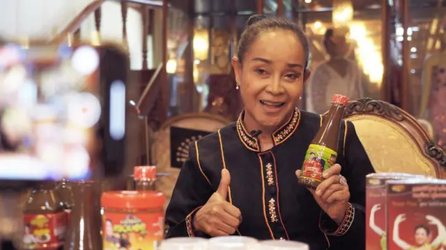 นกน้อย อุไรพร หรือ ชื่อจริง คือ อุไร ฉิมหลวง