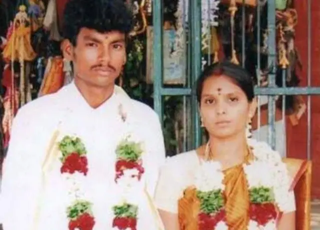 ภาพแต่งงานของชังการ์และเกาซัลยา หลังจากที่ทั้งคู่แต่งงานกันในเดือนกรกฎาคม 2015