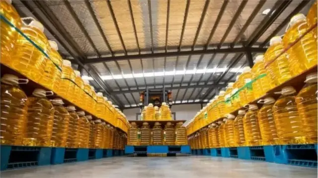 ভোজ্যতেলসহ নিত্য প্রয়োজনীয় সব পণ্যের বাজার নিয়ন্ত্রণের বাইরে।