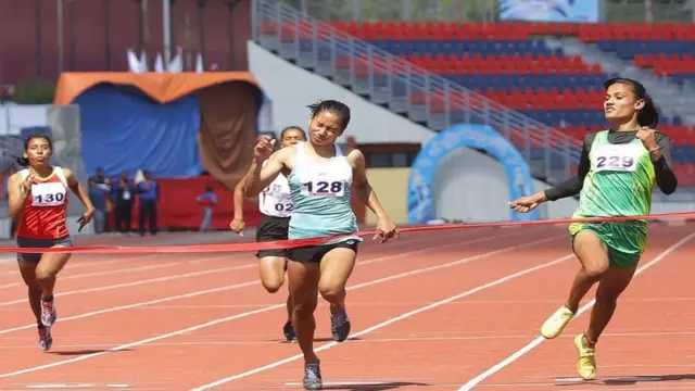 १०० मिटर दौड