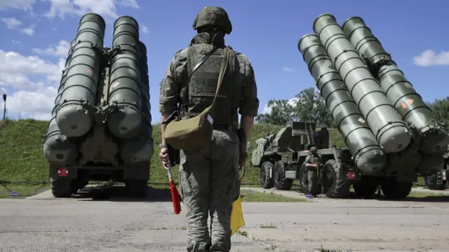 S-400 savunma sistemleri, Türkiye-ABD ilişkilerinin önemli bir gerilim başlığı.