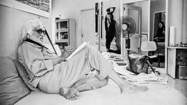 ભારતના પ્રખ્યાત કલાકાર એમ. એફ. હુસેનની તસવીર