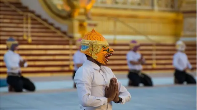 థాయ్‌ల్యాండ్‌, ఫుమిఫోన్ అదున్యడే