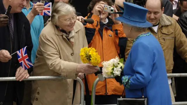 Kraliçe II. Elizabeth