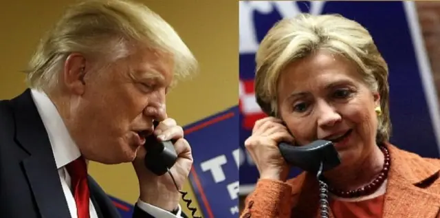 Donald Trump y Hillary Clinton con teléfonos en la mano.