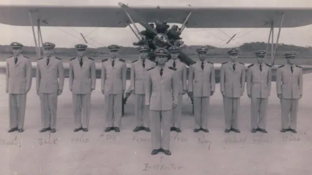 Antonio, četvrti zdesna, kao kadet avijacije