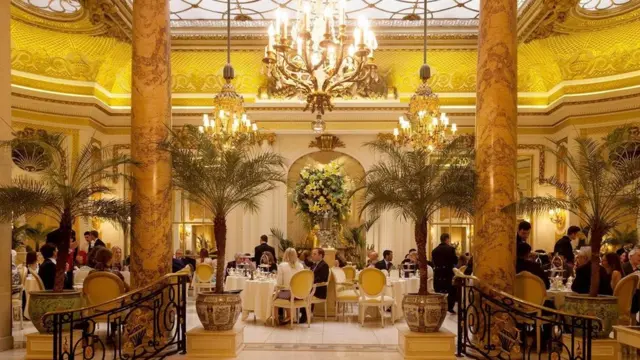 Ritz'de ikindi çayı