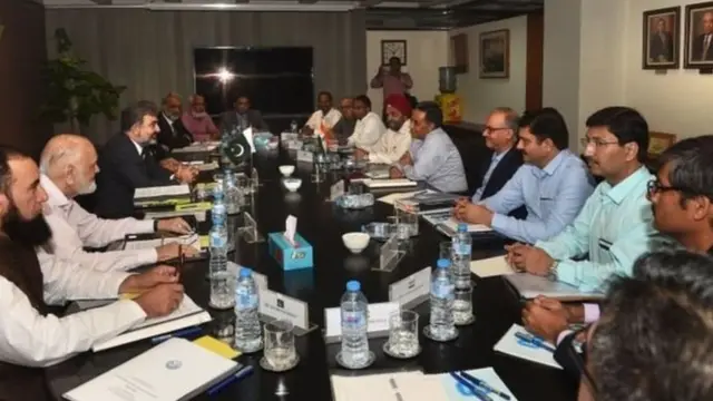 भारत और पाकिस्तान के अधिकारी