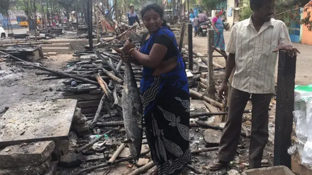 காவல்துறையின் அத்துமீறல் குறித்து மனித உரிமை ஆணையத்திடம் புகார் தெரிவித்துள்ளதாக நடுக்குப்பம் கிராம மக்கள் தெவித்துள்ளனர்.