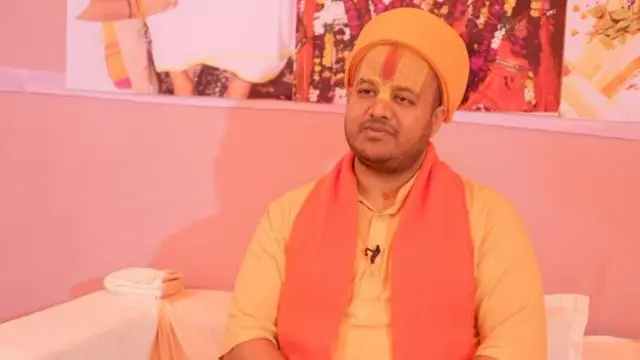 अर्पित महाराज म्हणाले की, लोकांना तहान लागली होती. पाण्याअभावी ते तडपत होते.