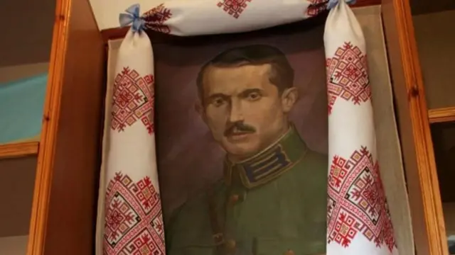 Портрет Євгена Коновальця в його родинній хаті-музеї 