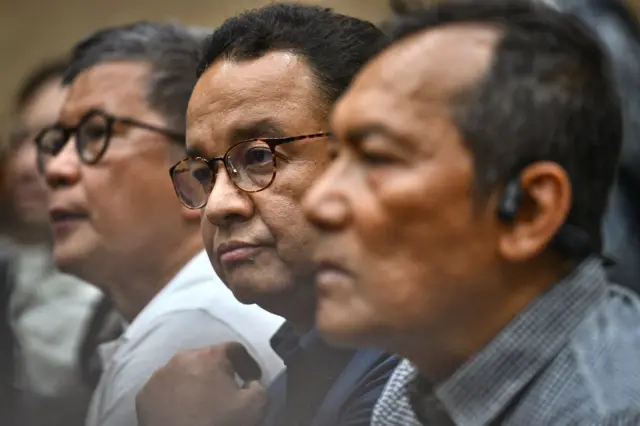 Sejumlah rekan Tom Lembong turut mengikuti sidang vonis.