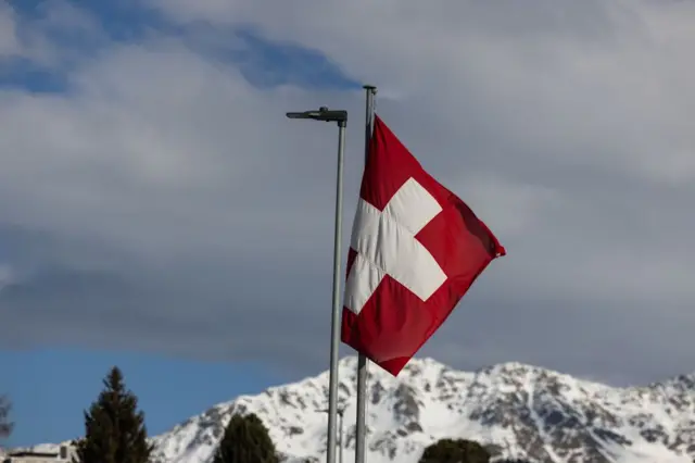 বাংলাদেশ, আলবেনিয়া ও জাম্বিয়া, এই তিন দেশের জন্য উন্নয়ন সহযোগিতা বন্ধ করতে যাচ্ছে সুইজারল্যান্ড সরকার।