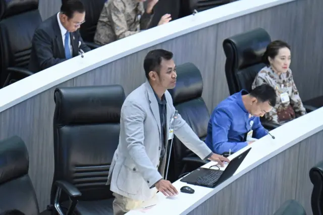 เทวฤทธิ์ มณีฉาย ยกบันทึกความเห็นของประธานศาลฎีกาที่พูดถึง ศ.ดร.สิริพรรณ ว่า “เหมาะสมอย่างยิ่ง” มาแปลความหมายว่า “ไม่มีใครเกิน และเป็นทัศนคติที่ฟังได้และมีน้ำหนักแน่นอน”