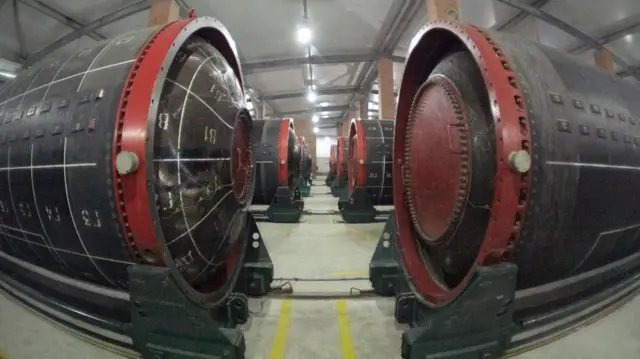 Ракетные двигатели в цеху