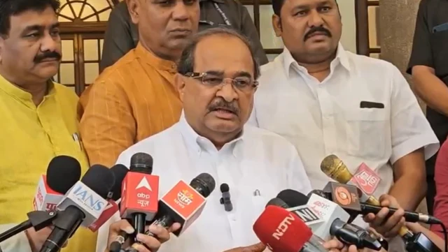 मराठा आरक्षणाचा प्रश्न सोडवण्यासाठी राज्य सरकारने नेमलेल्या उपसमितीचे अध्यक्ष राधाकृष्ण विखे पाटील