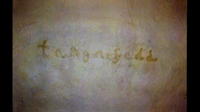 ኣብቲ መንደቕ ዝተቐረጸ ቃል "tangnefedd" ዝብል ናይ ዌልስ ቃል ኰይኑ ኣብ ሃይማኖታዊ ኣምር ሰላም ማለት እዩ