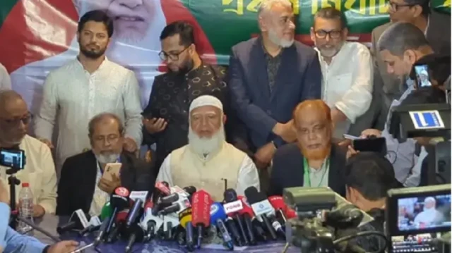 جماعت اسلامي او بي این پي دواړو ګوندونو له خپلو انتخابي کارکوونکو غوښتي، چې د رایو شمېر بشپړېدو ترمهاله د رایو له مرکزونو و نه وځي.