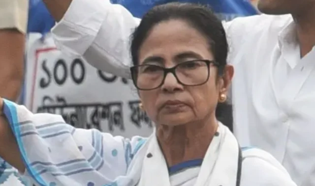 ਪੱਛਮੀ ਬੰਗਾਲ ਦੇ ਮੁੱਖ ਮੰਤਰੀ ਮਮਤਾ ਬੈਨਰਜੀ