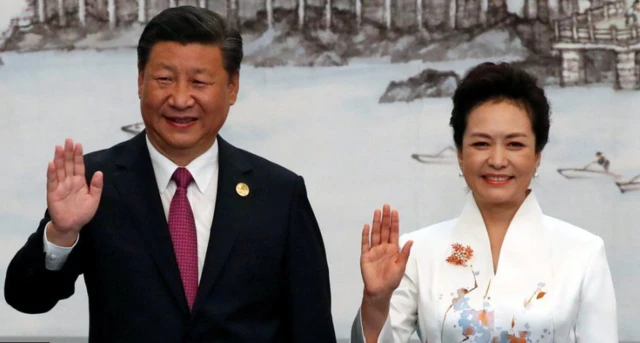 Xi Jinping na nwunye ya bụ Peng Liyuan