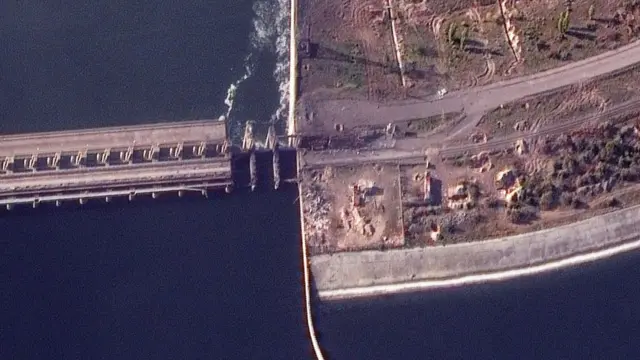 Повреждения плотины Новой Каховки 11 ноября 2022 года