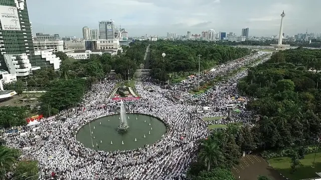 demo ahok