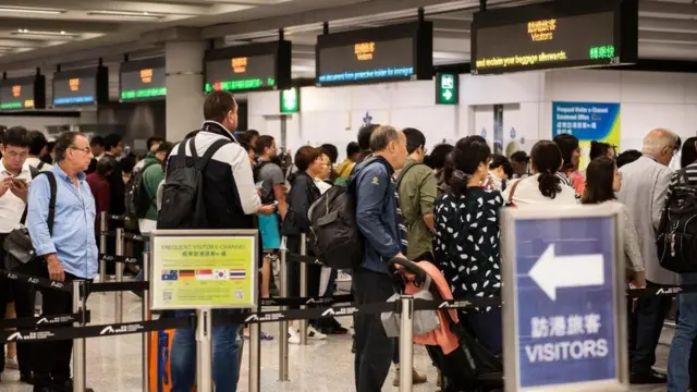 تقنيات مبتكرة لكشف المسافرين الذين يشكلون خطرا في المطارات وعبر الحدود