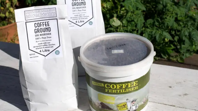 Британская кофейная компания Greencup ежегодно превращает 200-300 тонн использованной кофейной гущи в полностью органическое удобрение