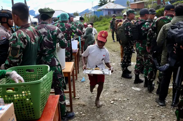 Makan Bergizi Gratis perdana di Papua.