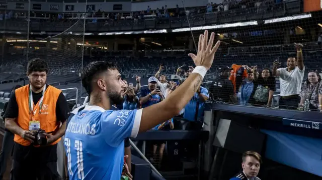 کاستلانوس در ابتدا به صورت قرضی در سال ۲۰۱۸ به نیویورک سیتی پیوست