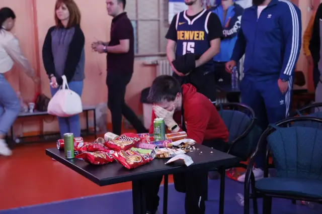 A neki nisu imali dovoljno nerava da isprate sve što se dešavalo na parketu dvorane u Denveru