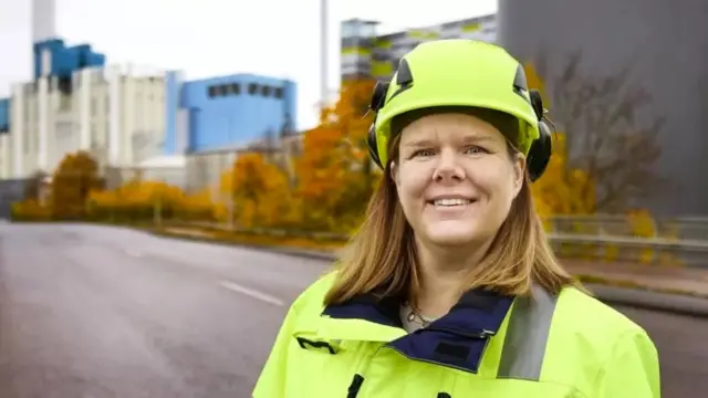 Lisa Granström, que supervisiona a transformação das cavernassite da betano caiuum imenso termossifão que irá fornecer calefação à cidade suecasite da betano caiuVästerås.