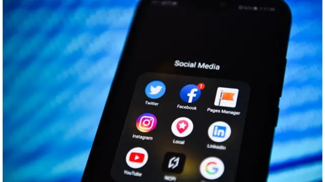 โซเชียลมีเดีย