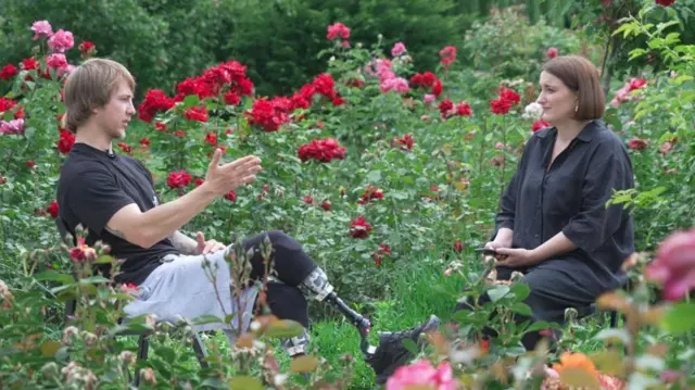 Холостяк Олександр Терен