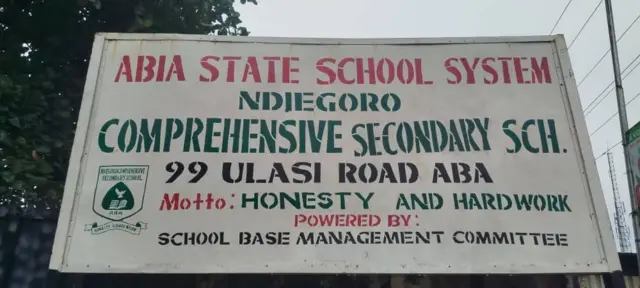 Ihe ngosi aha ụlọakwụkwọ Abia State School System dị n'Aba.