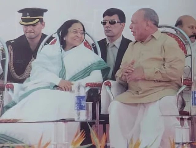 भारत सरकारनं नागनाथअण्णा नायकवडींना 2009 साली पद्मभूषण देऊन सन्मानित केलं. 