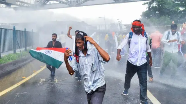 टीएमसी ने आम लोगों से प्रदर्शन में भाग न लेने की अपील की है