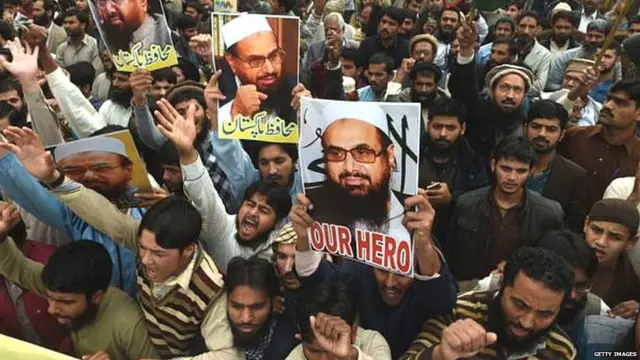 People in favor of Hafiz Saeed