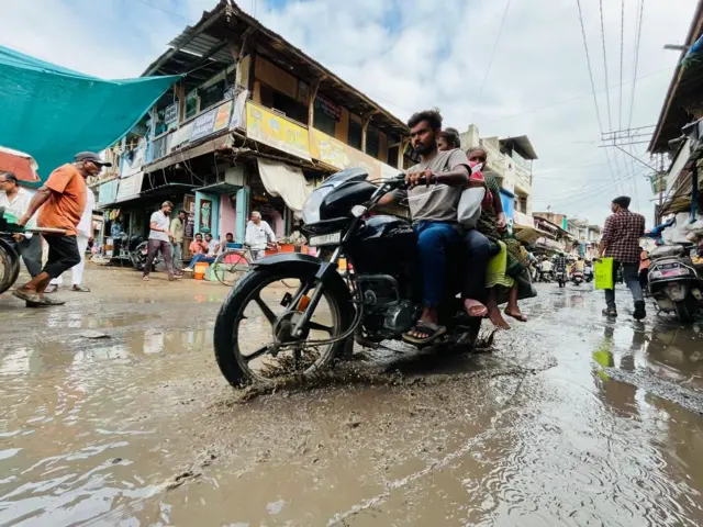 ગુજરાત, પટેલ, પાટીદાર, આંદોલન, ભુપેન્દ્ર પટેલ, સરકાર, નરેન્દ્ર મોદી, વિકાસ, ખાડો