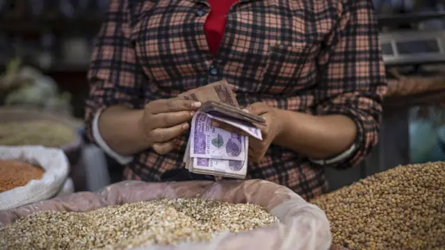 Dubartii midhaan duuba teessee birrii lakkooftu