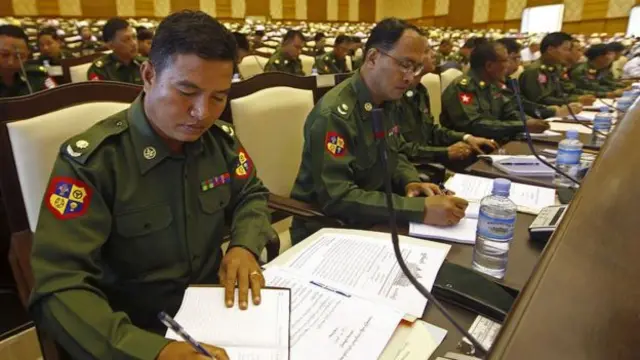 တပ်မတော်က တင်ထားတဲ့ ၂၀၀၈ ဖွဲ့စည်းပုံအခြေခံဥပဒေပြင်ဆင်ရေးမူကြမ်း နောက်တစ်ခုရှိနေ