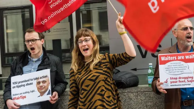 Працівники готельної індустрії